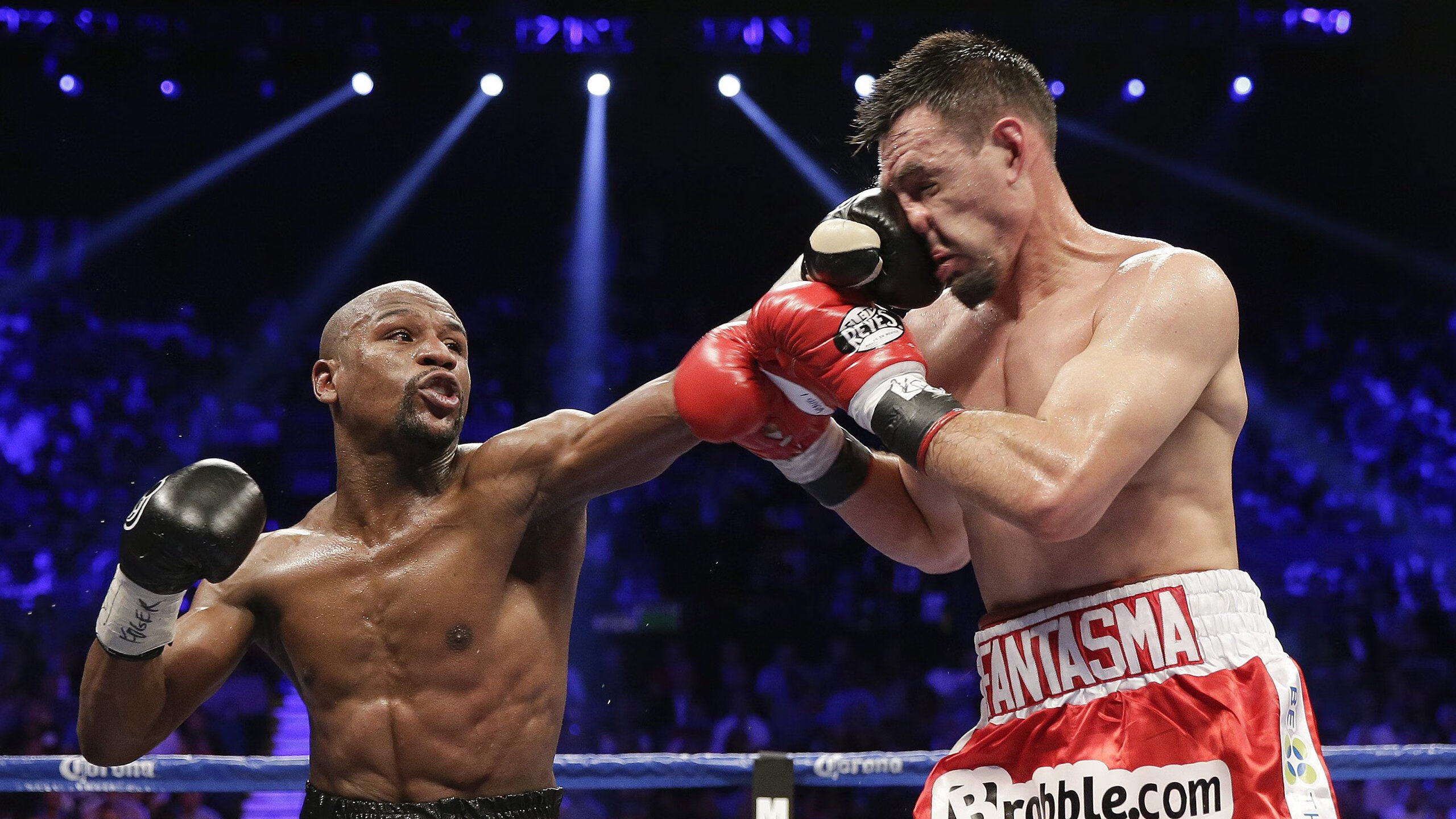 弗朗索瓦·斯图尔特：南非队的中场战术大师，每一传都充满威胁